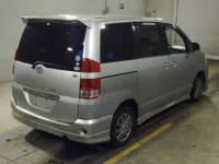 Toyota NOAH лот № 7141 оценка R  с аукциона в Японии 1