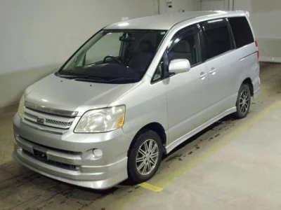 Toyota NOAH  с аукциона в Японии