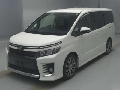 Toyota VOXY  с аукциона в Японии