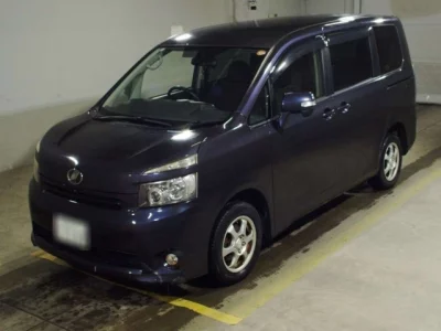 Toyota VOXY  с аукциона в Японии