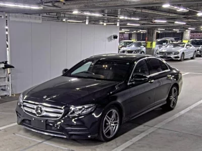 Mercedes-Benz E CLASS  с аукциона в Японии
