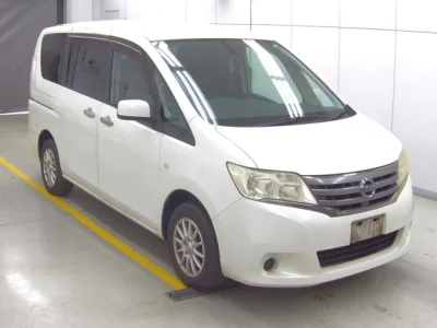 Nissan SERENA  с аукциона в Японии