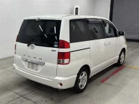 Toyota NOAH лот № 90217 оценка R  с аукциона в Японии 4