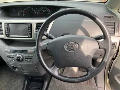 Toyota NOAH  с аукциона в Японии