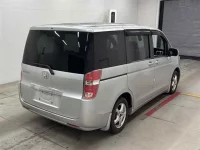 Honda STEP WAGON лот № 90215 оценка 3.5  с аукциона в Японии 4