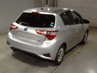 Toyota VITZ лот № 4012 оценка 3.5  с аукциона в Японии 1