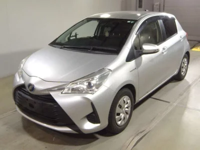 Toyota VITZ  с аукциона в Японии