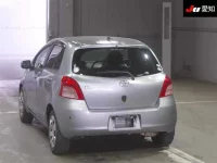 Toyota VITZ лот № 1031 оценка 3.5  с аукциона в Японии 1