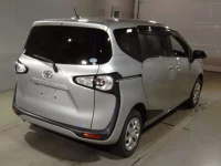 Toyota SIENTA лот № 4023 оценка 3  с аукциона в Японии 1