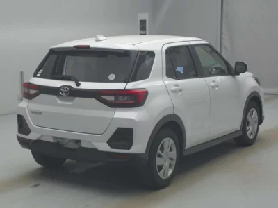 Toyota RAIZE  с аукциона в Японии