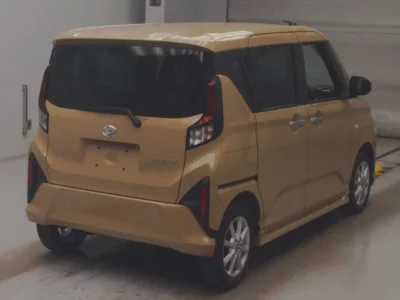 Daihatsu MOVE  с аукциона в Японии