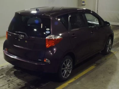 Toyota RACTIS  с аукциона в Японии