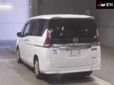 Nissan SERENA  с аукциона в Японии