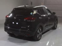 Nissan KICKS лот № 173 оценка 4  с аукциона в Японии 1
