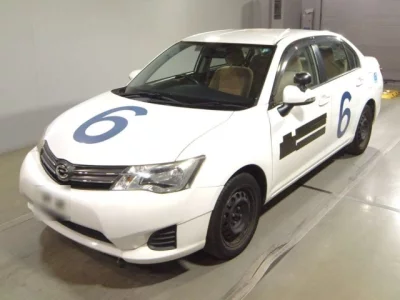 Toyota COROLLA AXIO  с аукциона в Японии