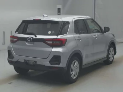 Toyota RAIZE  с аукциона в Японии