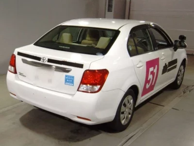Toyota COROLLA AXIO  с аукциона в Японии