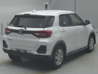 Toyota RAIZE лот № 72058 оценка 3.5  с аукциона в Японии 1