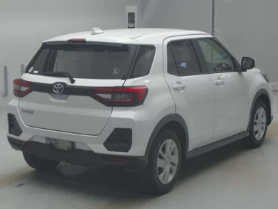 Toyota RAIZE  с аукциона в Японии