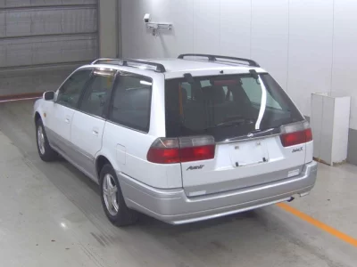 Nissan AVENIR WAGON  с аукциона в Японии