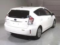 Toyota PRIUS ALPHA лот № 178 оценка 4  с аукциона в Японии 1