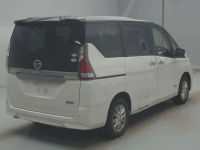Nissan SERENA  с аукциона в Японии