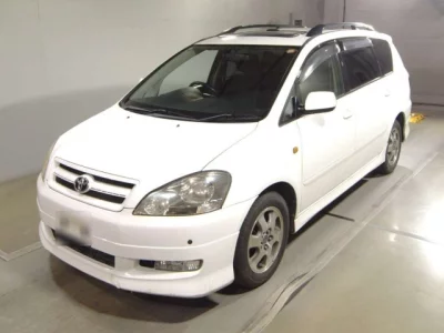Toyota IPSUM  с аукциона в Японии