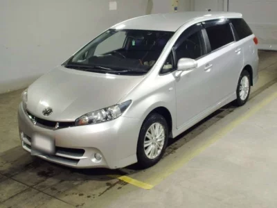 Toyota WISH  с аукциона в Японии
