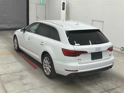 Audi A4  с аукциона в Японии