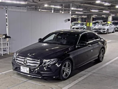 Mercedes-Benz E CLASS  с аукциона в Японии