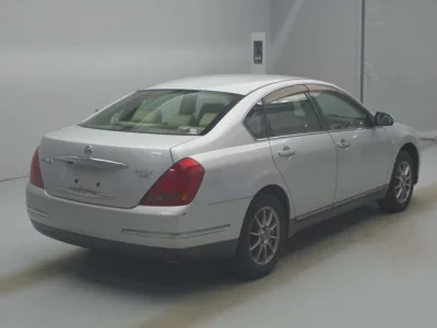 Nissan TEANA  с аукциона в Японии