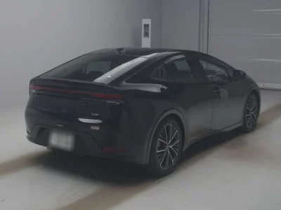 Toyota PRIUS  с аукциона в Японии