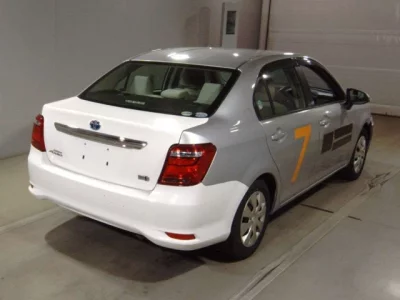 Toyota COROLLA AXIO  с аукциона в Японии