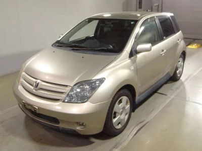 Toyota IST  с аукциона в Японии
