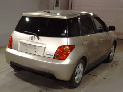 Toyota IST  с аукциона в Японии