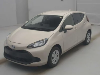 Toyota AQUA  с аукциона в Японии