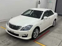 Toyota CROWN лот № 30015 оценка 3.5  с аукциона в Японии 3