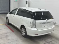 Toyota WISH лот № 30017 оценка 4  с аукциона в Японии 1