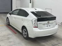 Toyota PRIUS лот № 30023 оценка 3.5  с аукциона в Японии 1