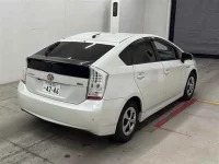 Toyota PRIUS лот № 30023 оценка 3.5  с аукциона в Японии 4