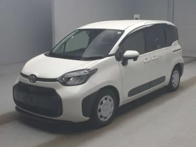 Toyota SIENTA  с аукциона в Японии