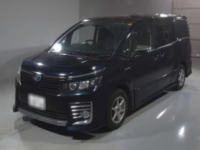 Toyota VOXY  с аукциона в Японии