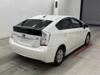 Toyota PRIUS лот № 30026 оценка 3.5  с аукциона в Японии 4