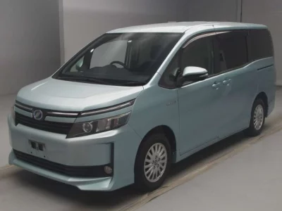 Toyota VOXY  с аукциона в Японии