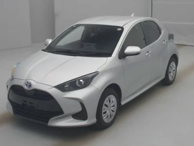 Toyota YARIS  с аукциона в Японии