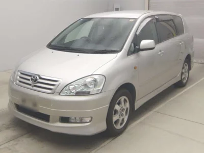 Toyota IPSUM  с аукциона в Японии