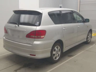 Toyota IPSUM  с аукциона в Японии