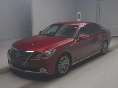 Toyota CROWN  с аукциона в Японии