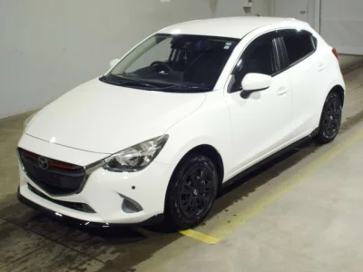Mazda DEMIO  с аукциона в Японии