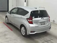 Nissan NOTE лот № 30043 оценка 3.5  с аукциона в Японии 1